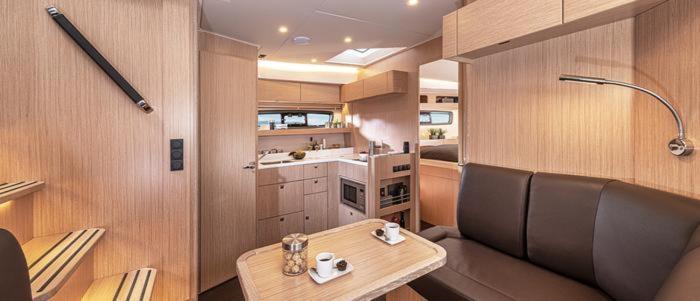 Отель Royal House Napoli Centro, By Clapa Group Экстерьер фото